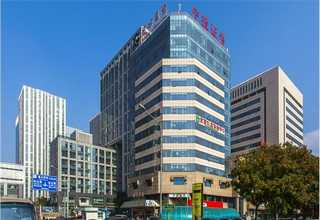 注册公司能不能找人代办